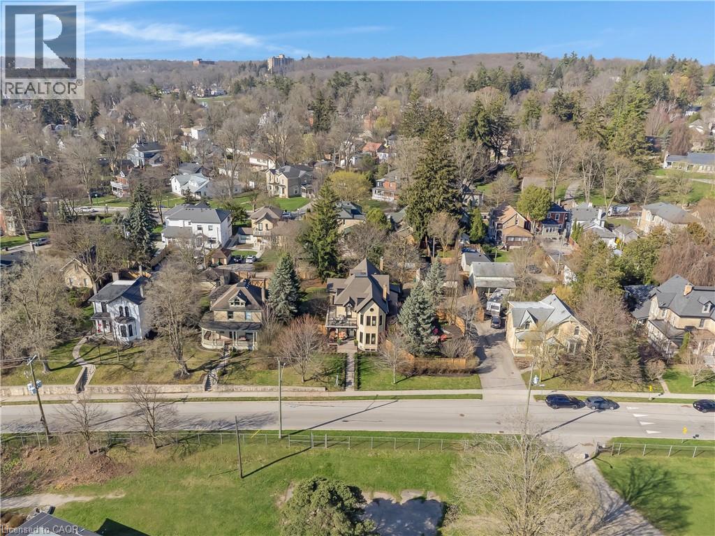 24 PARK Avenue - Image 11