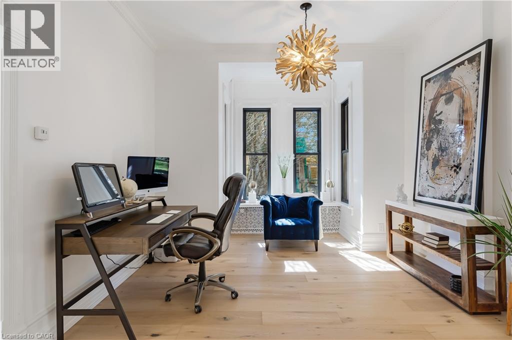 24 PARK Avenue - 28