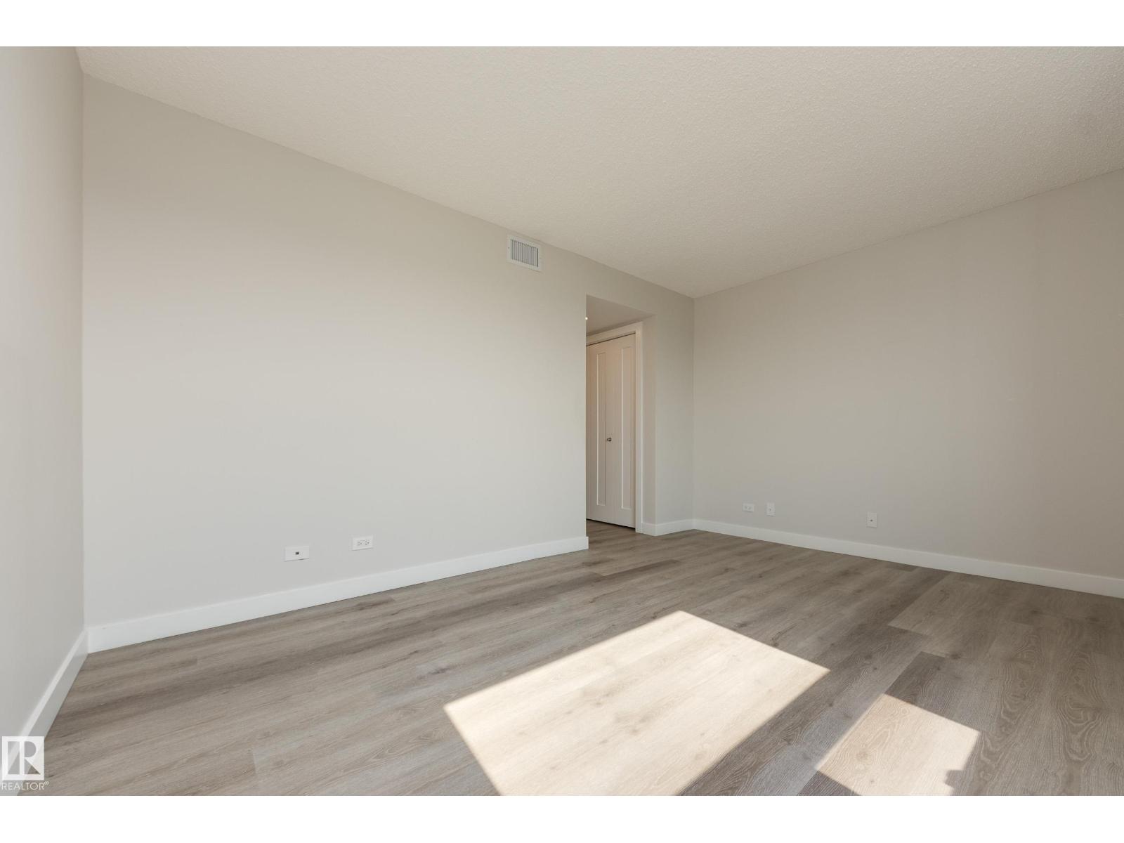 #1101 12303 JASPER AV NW - Image 25
