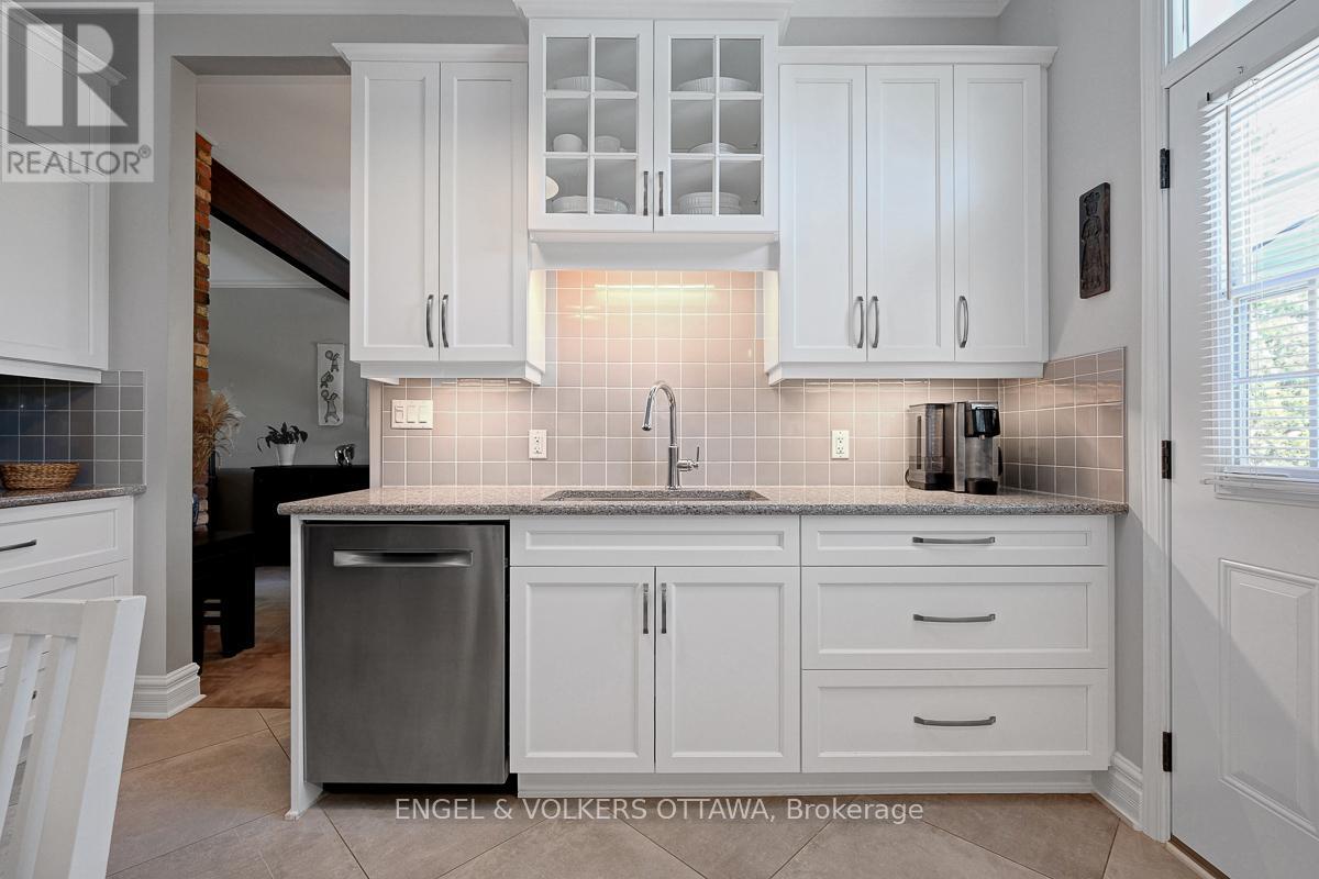 1131 CAMEO DRIVE - Image 23