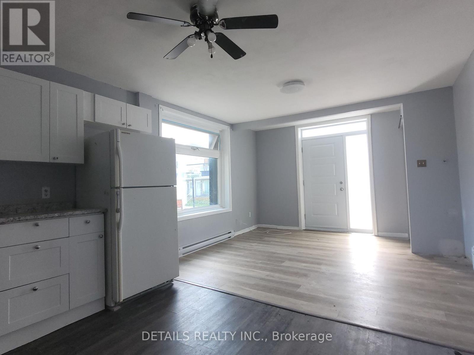 4559 STE CATHERINE STREET - 23