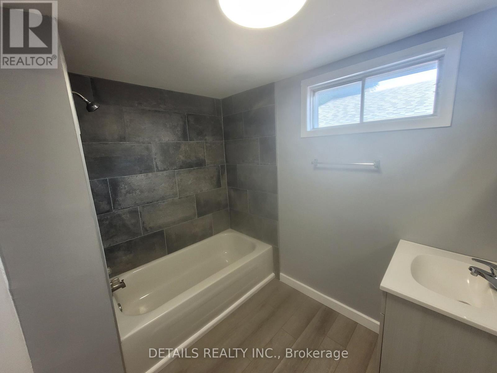 4559 STE CATHERINE STREET - 7