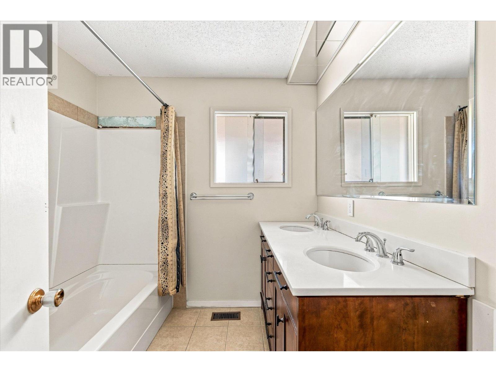  11211 Roberts Road, Lake Country
