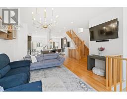 Family room - 168 Tango Crescent, Newmarket, ON L3X0K5 Photo 6