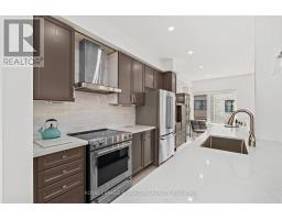 Bedroom 3 - 168 Tango Crescent, Newmarket, ON L3X0K5 Photo 9