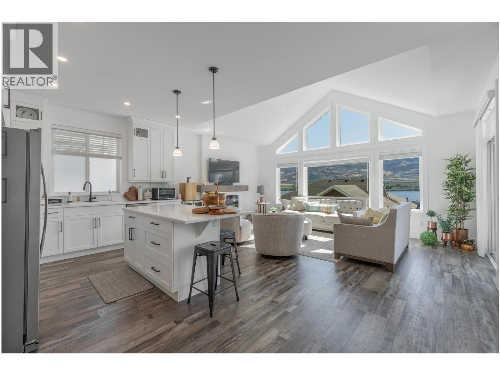 252 2450 Radio Tower Road, Oliver