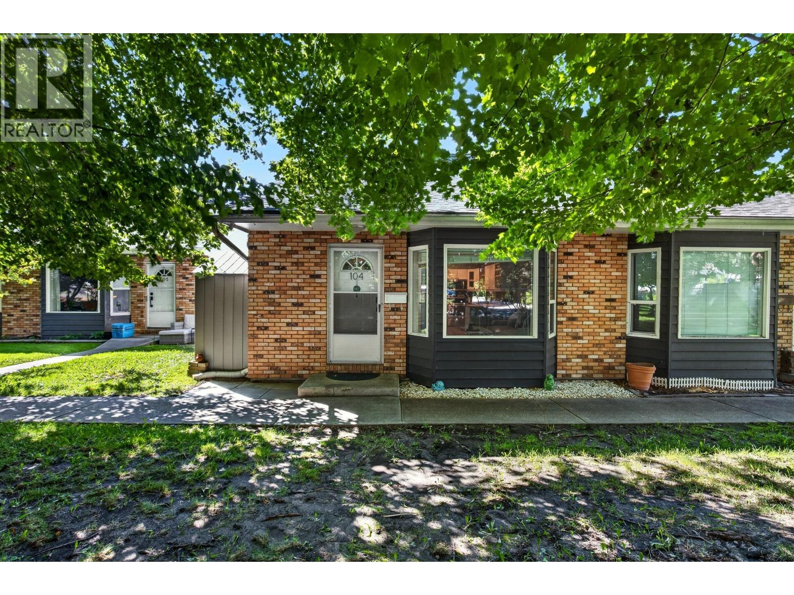 #104 3155 Gordon Drive - Image 10