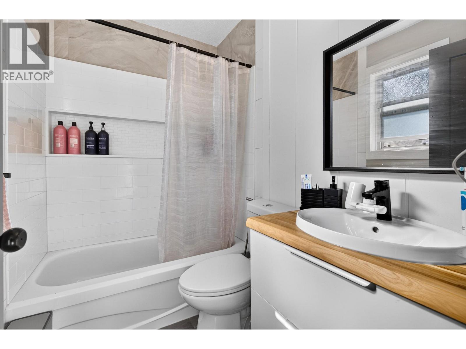 #104 3155 Gordon Drive - Image 23