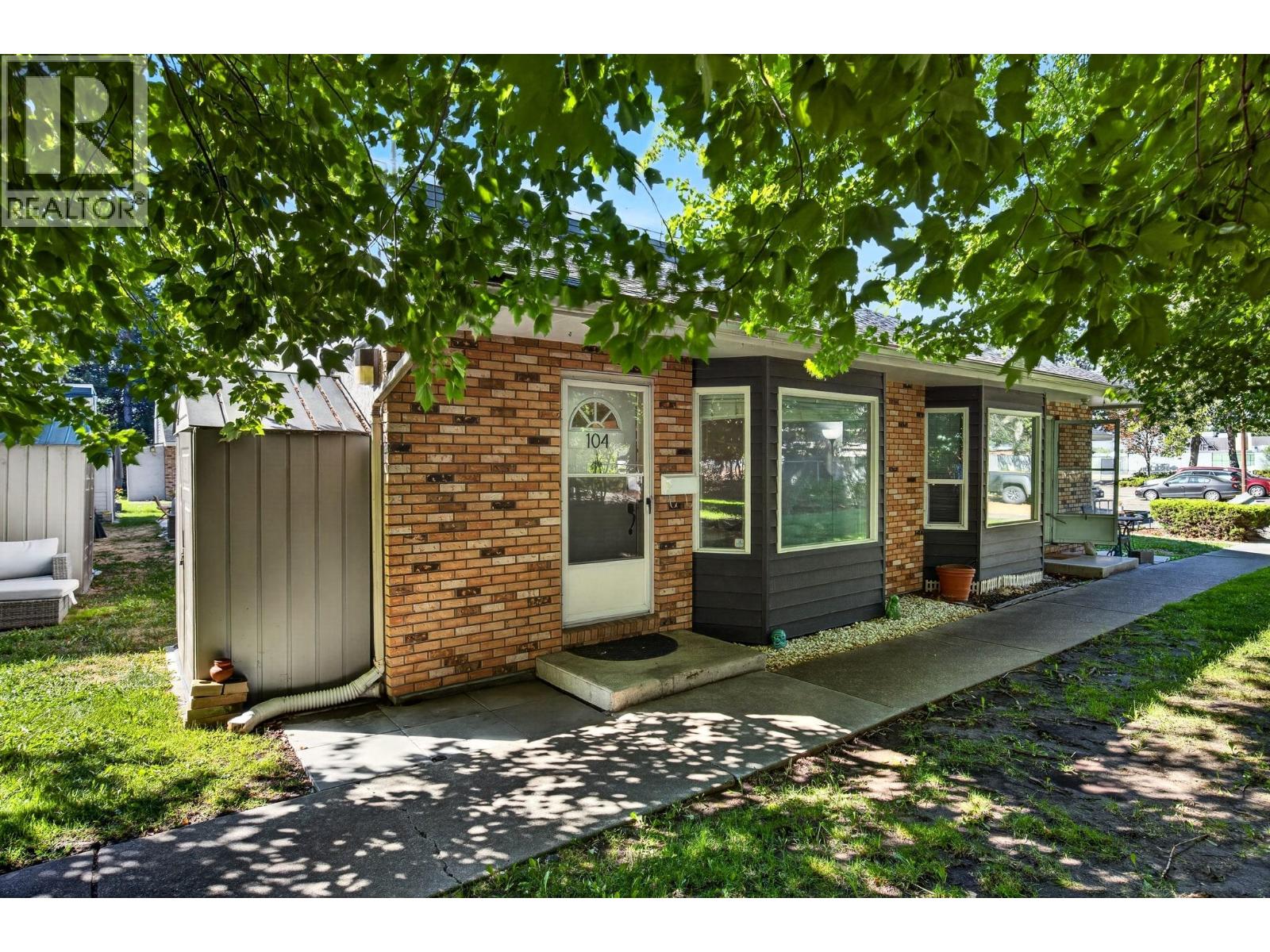 #104 3155 Gordon Drive - 9