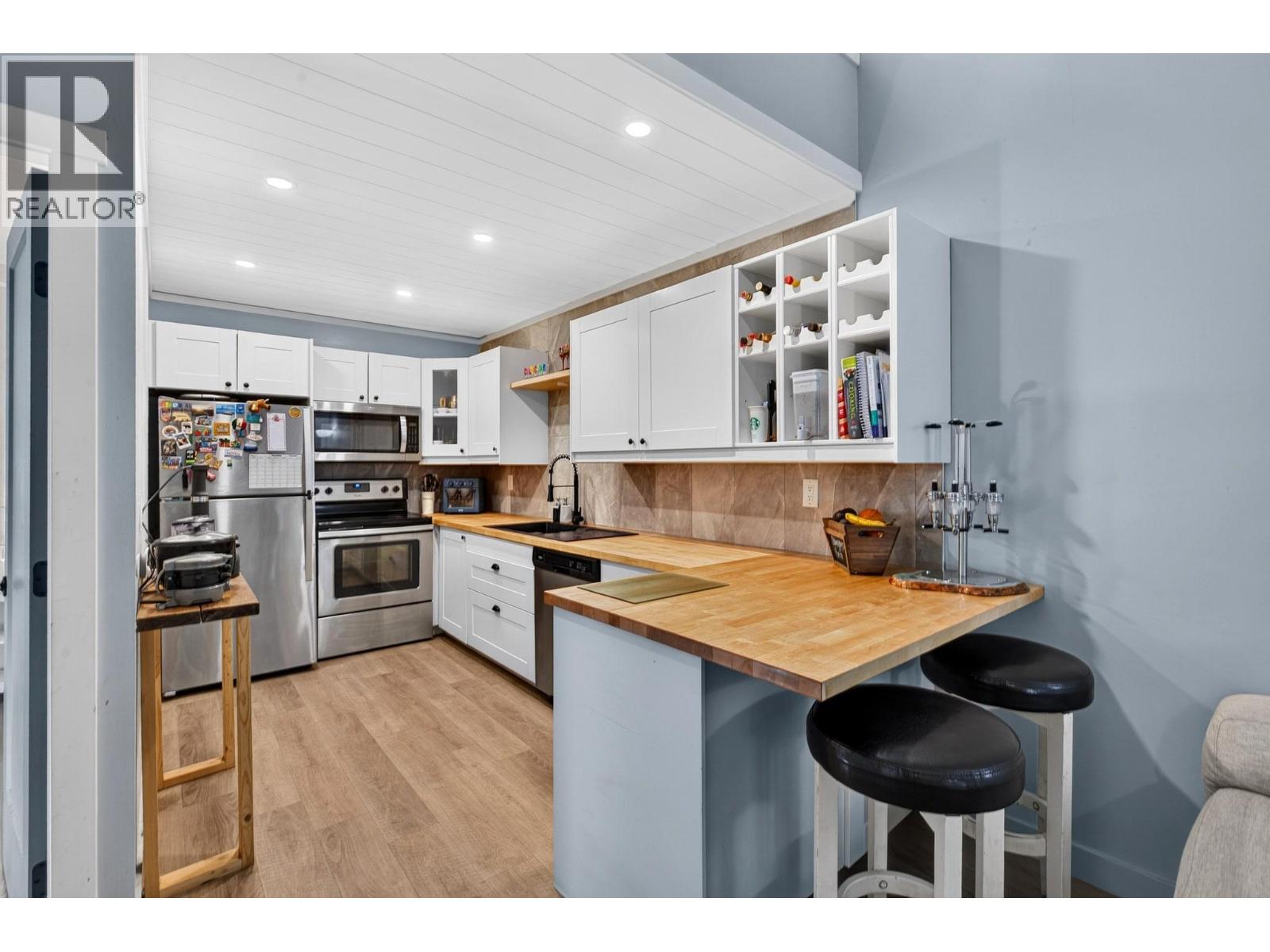 #104 3155 Gordon Drive - Image 16