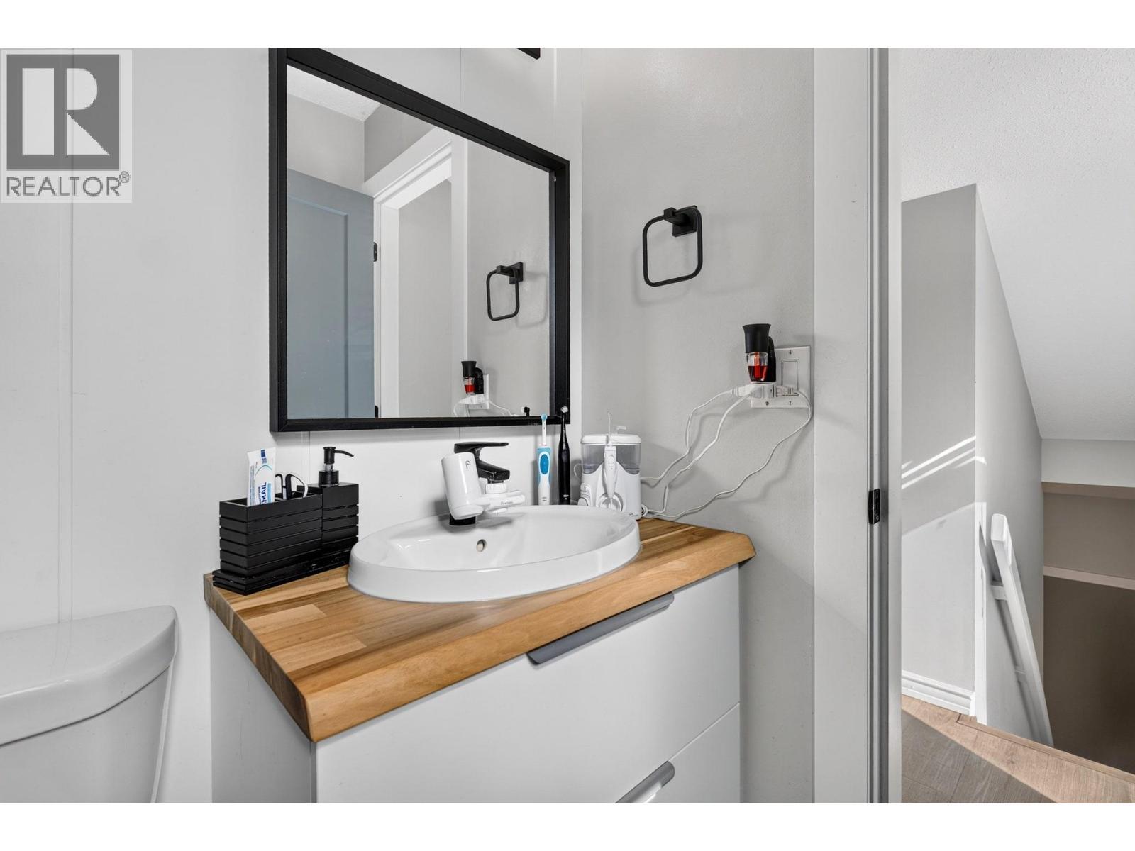 #104 3155 Gordon Drive - Image 24