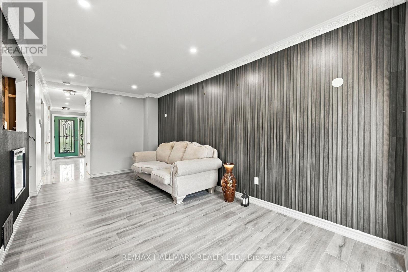 60 PICKARD LANE - 10