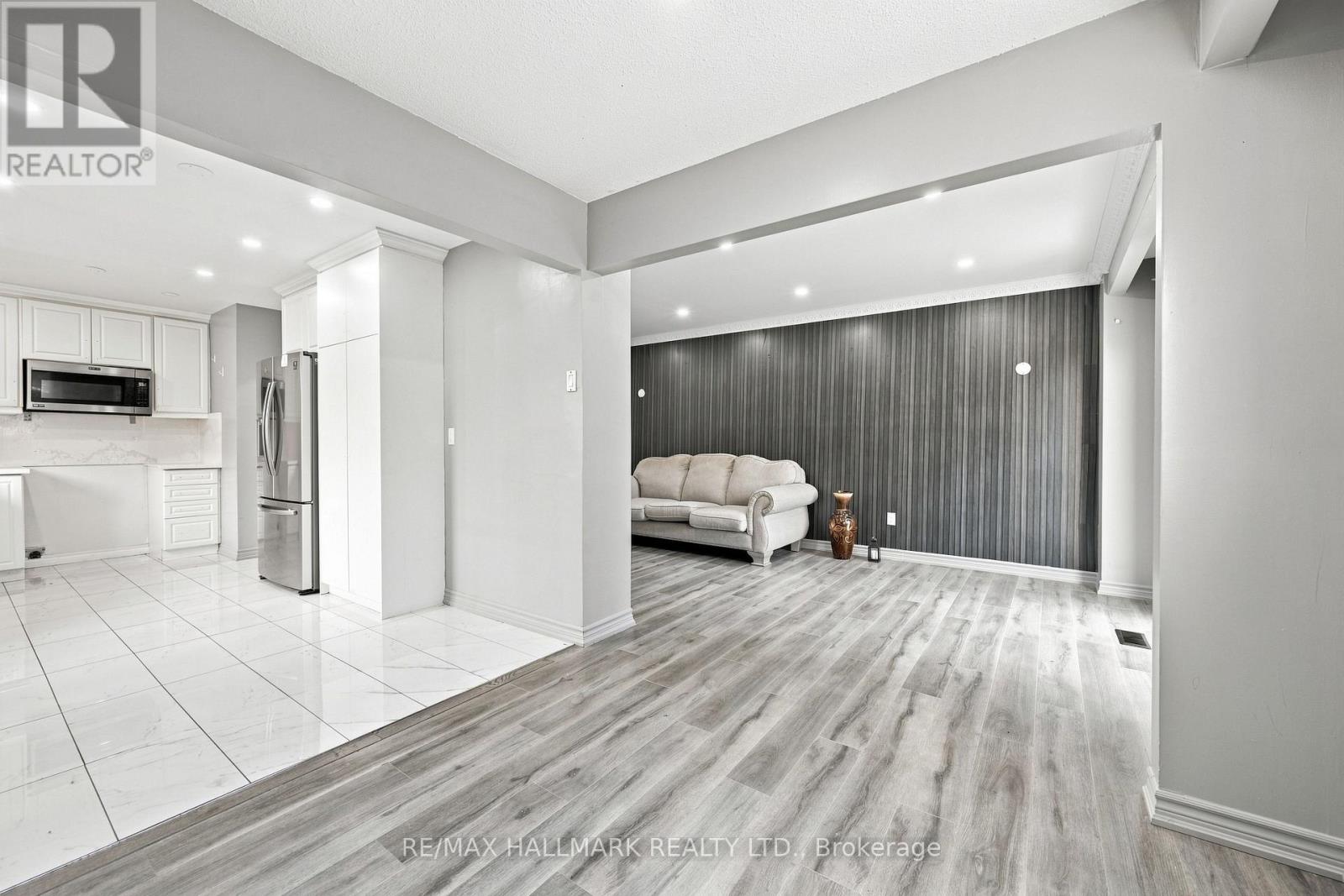 60 PICKARD LANE - 14