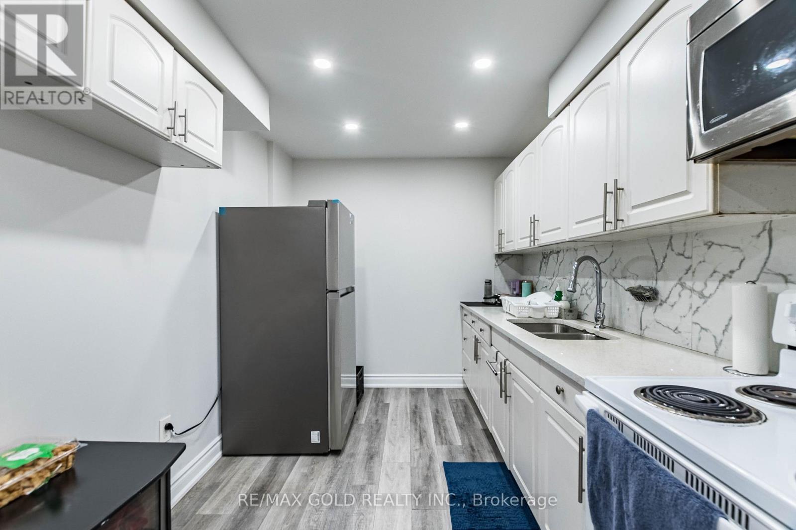 #120 3455 MORNING STAR DRIVE - Image 8