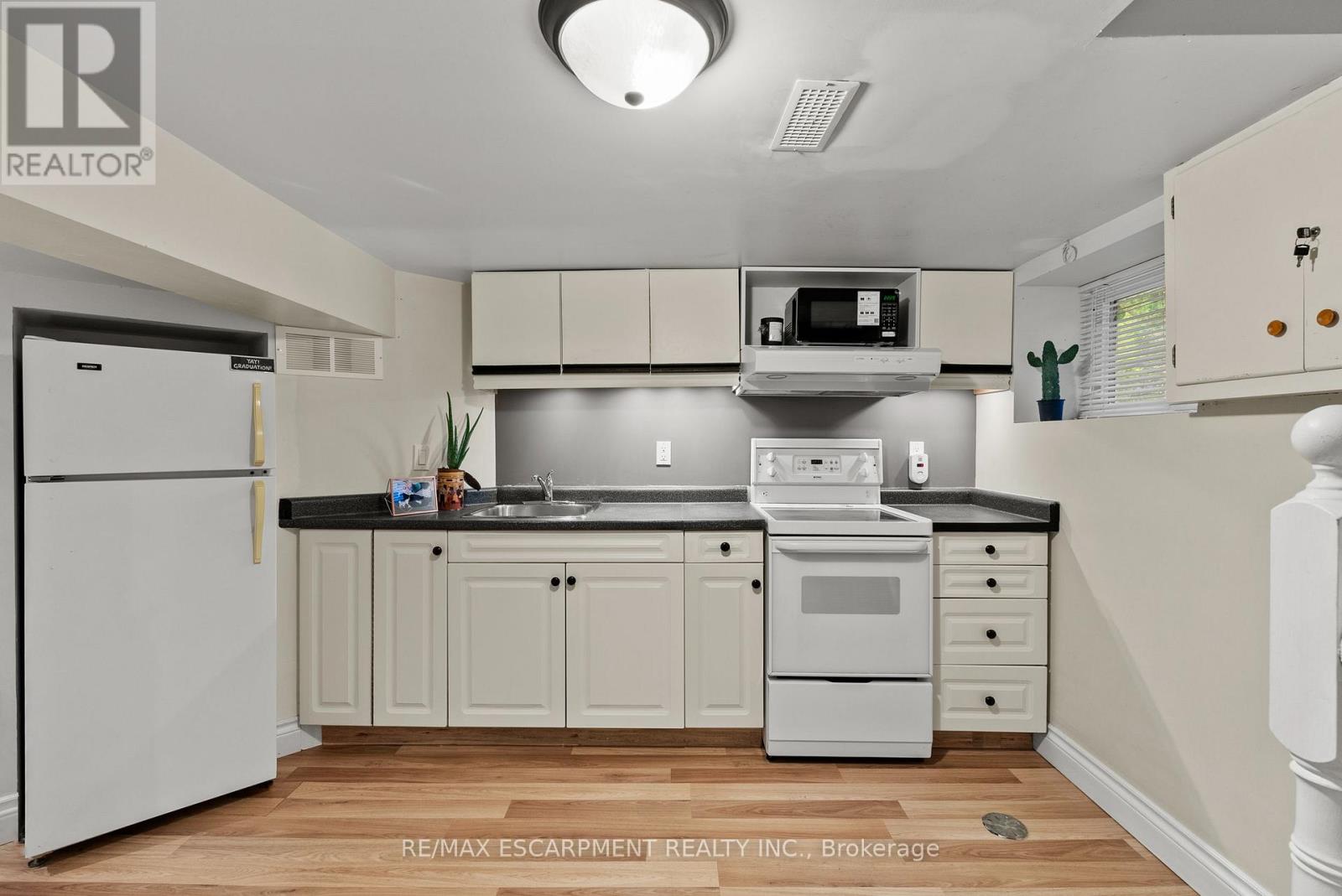 260 STINSON CRESCENT - Image 31