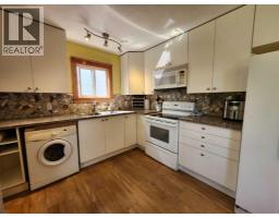 655 3 Avenue W, Drumheller, AB T0J0Y3 Photo 6