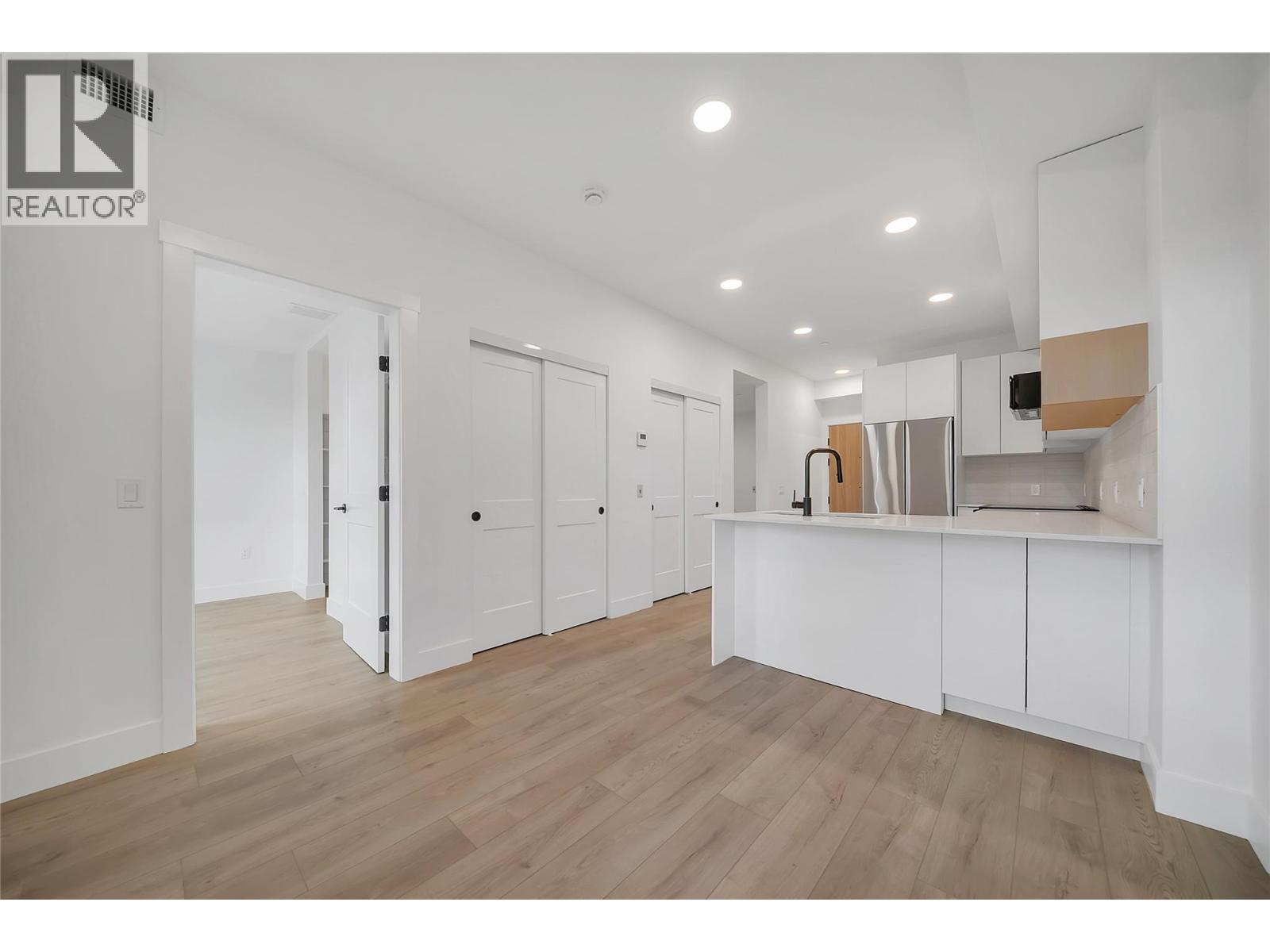 #502 620 Coronation Avenue - 10