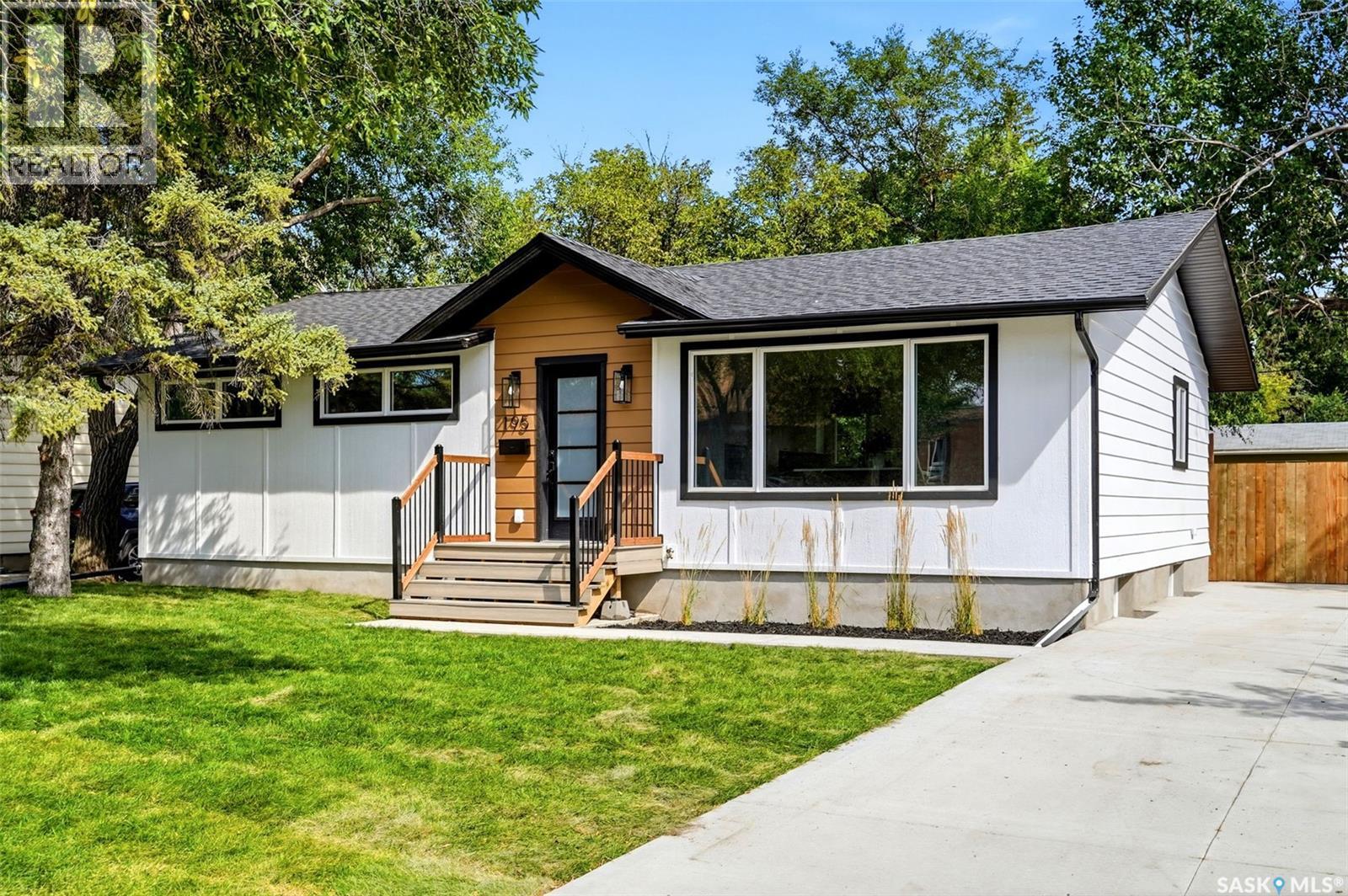 195 Massey ROAD - 1