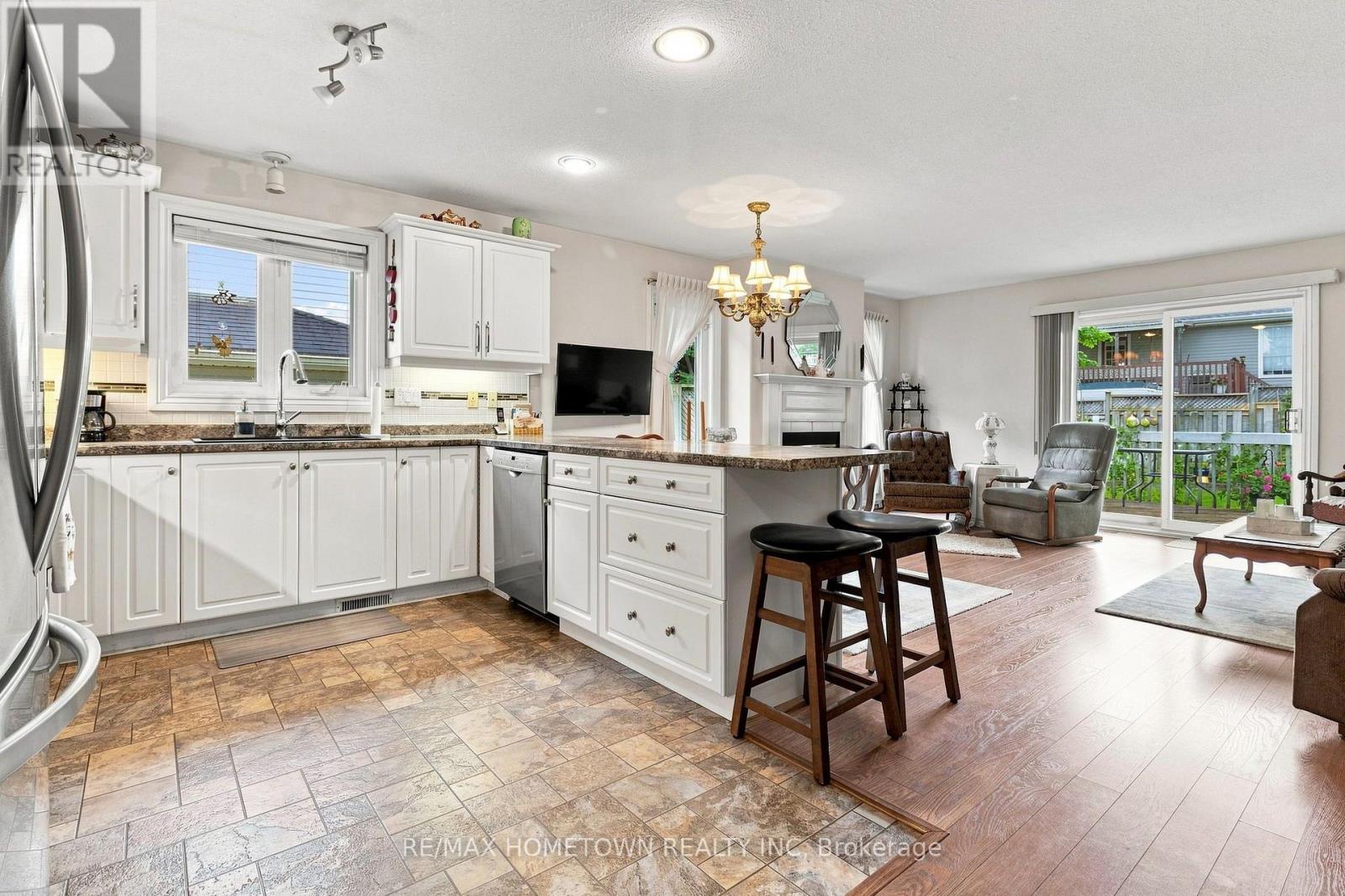 1046 BRIDLEWOOD DRIVE - 6