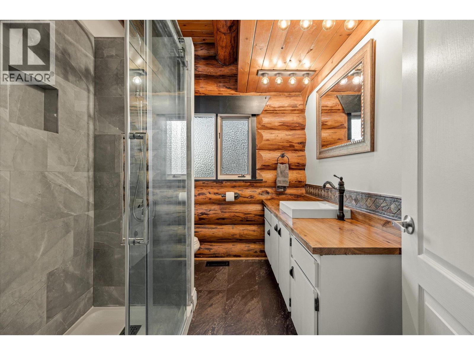  1725 Keloka Drive, West Kelowna