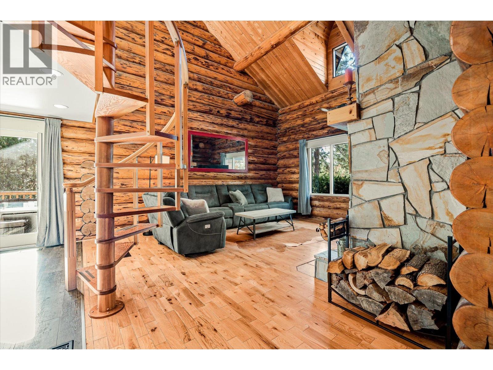  1725 Keloka Drive, West Kelowna