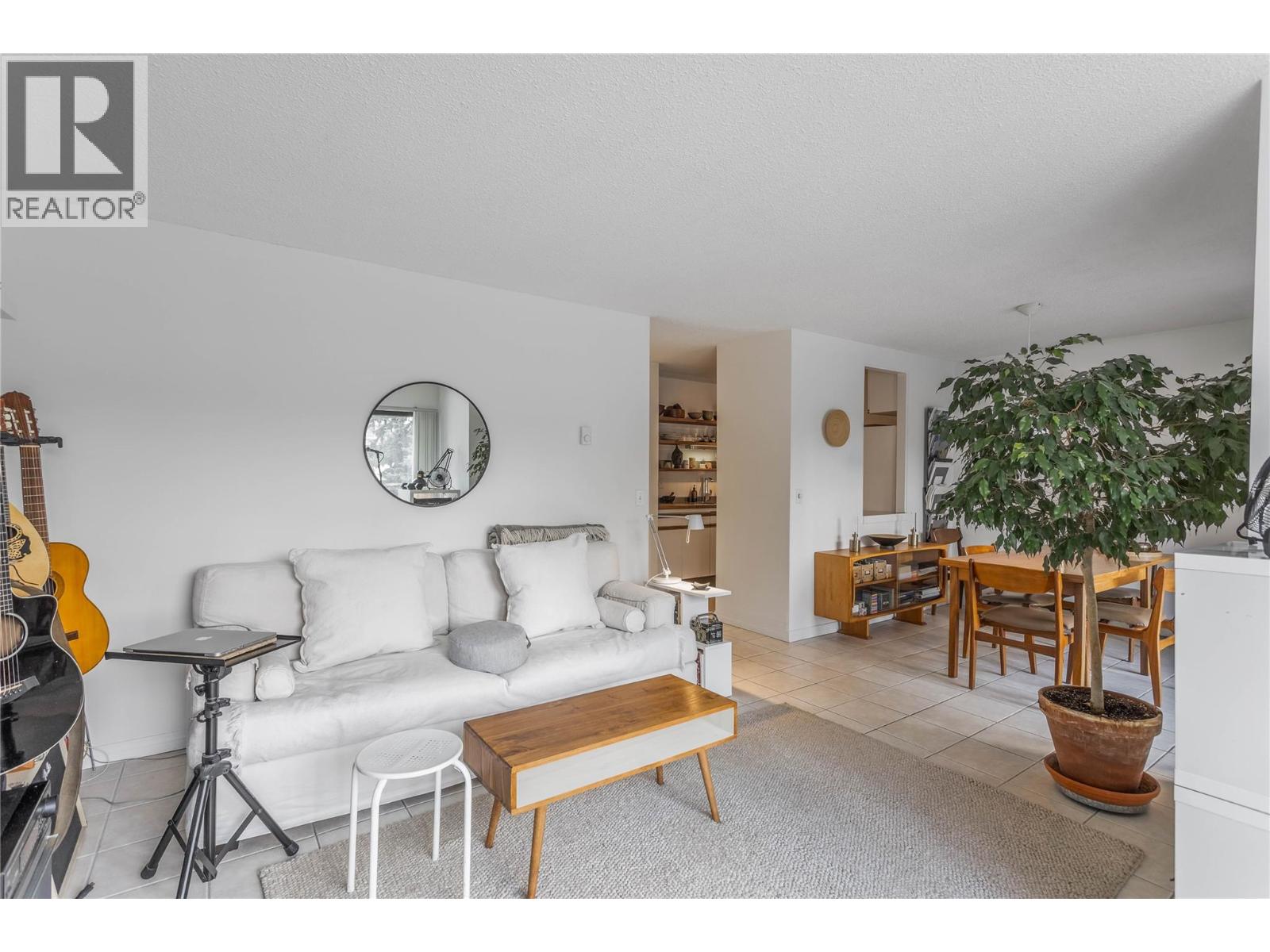 303 737 Leon Avenue, Kelowna