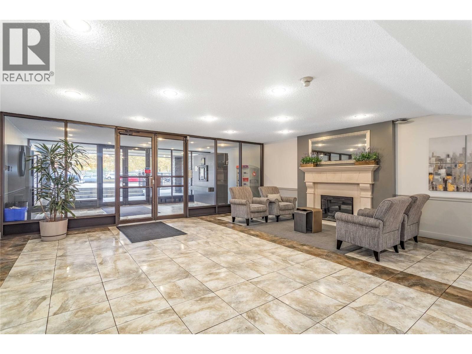 303 737 Leon Avenue, Kelowna