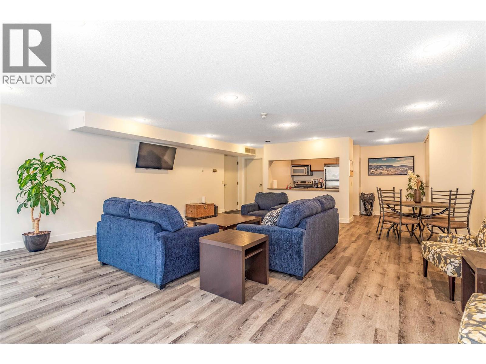 303 737 Leon Avenue, Kelowna
