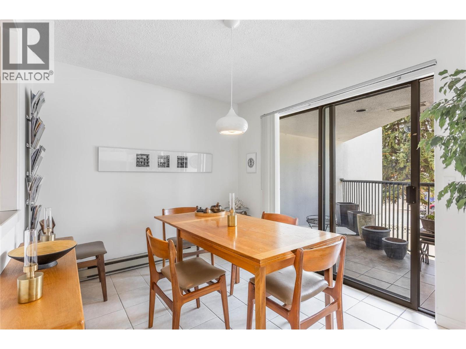 #303 737 Leon Avenue - 11