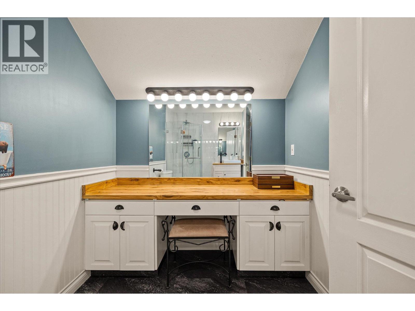  1725 Keloka Drive, West Kelowna