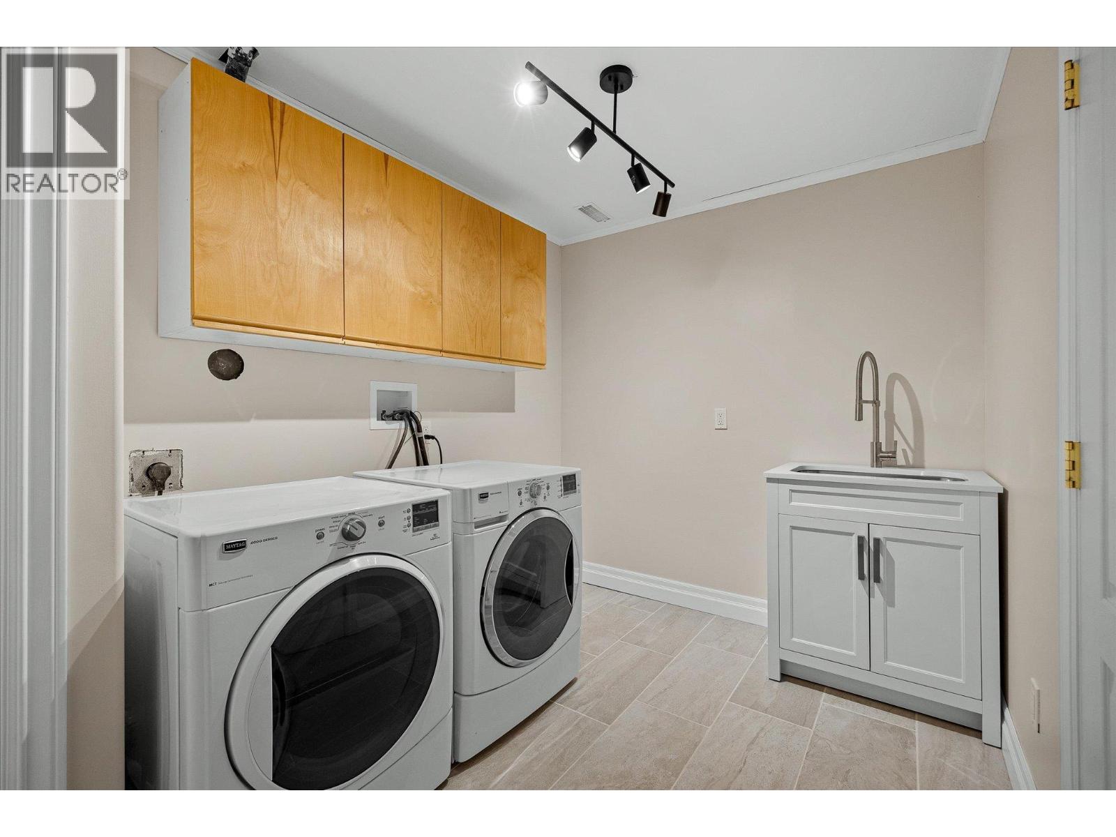  1725 Keloka Drive, West Kelowna