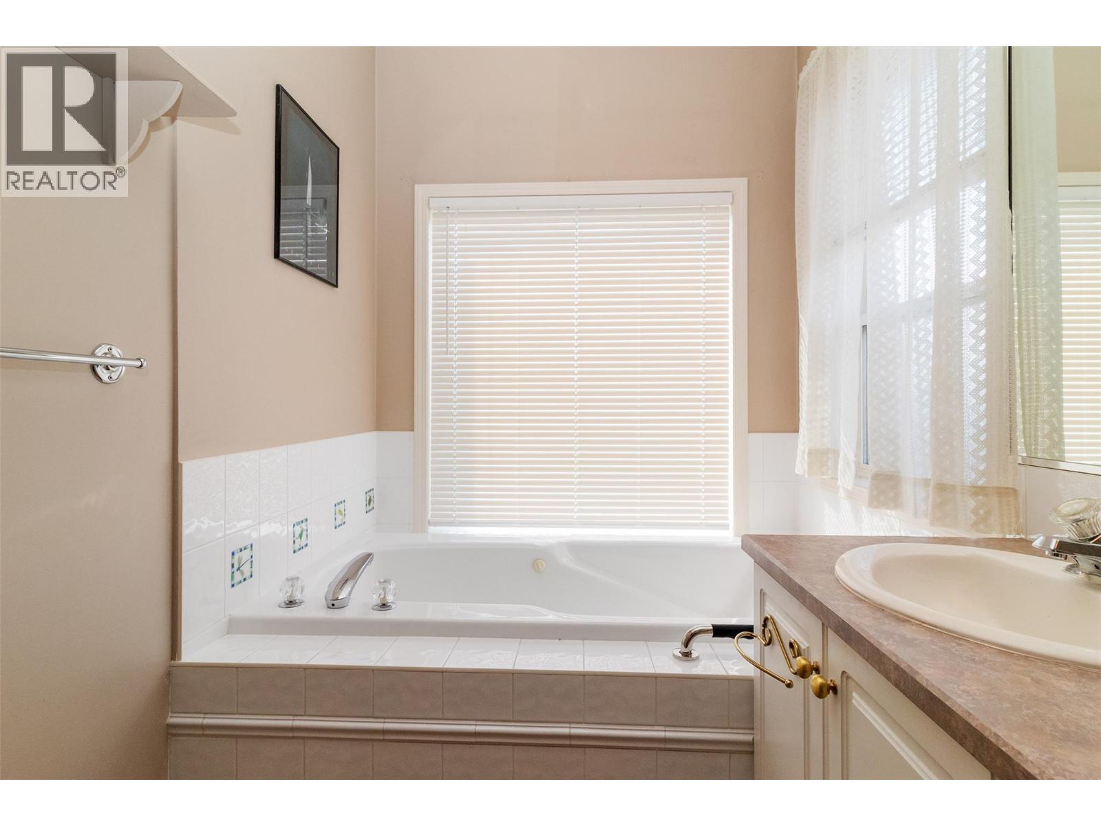 843 Lone Pine Drive - Image 21