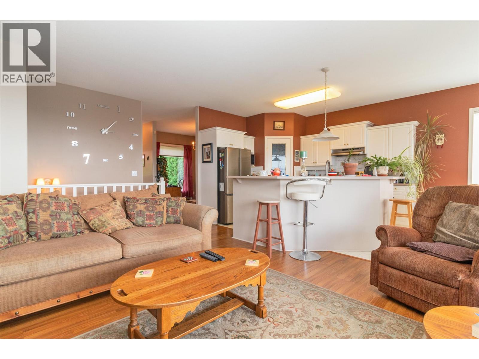 843 Lone Pine Drive - Image 3
