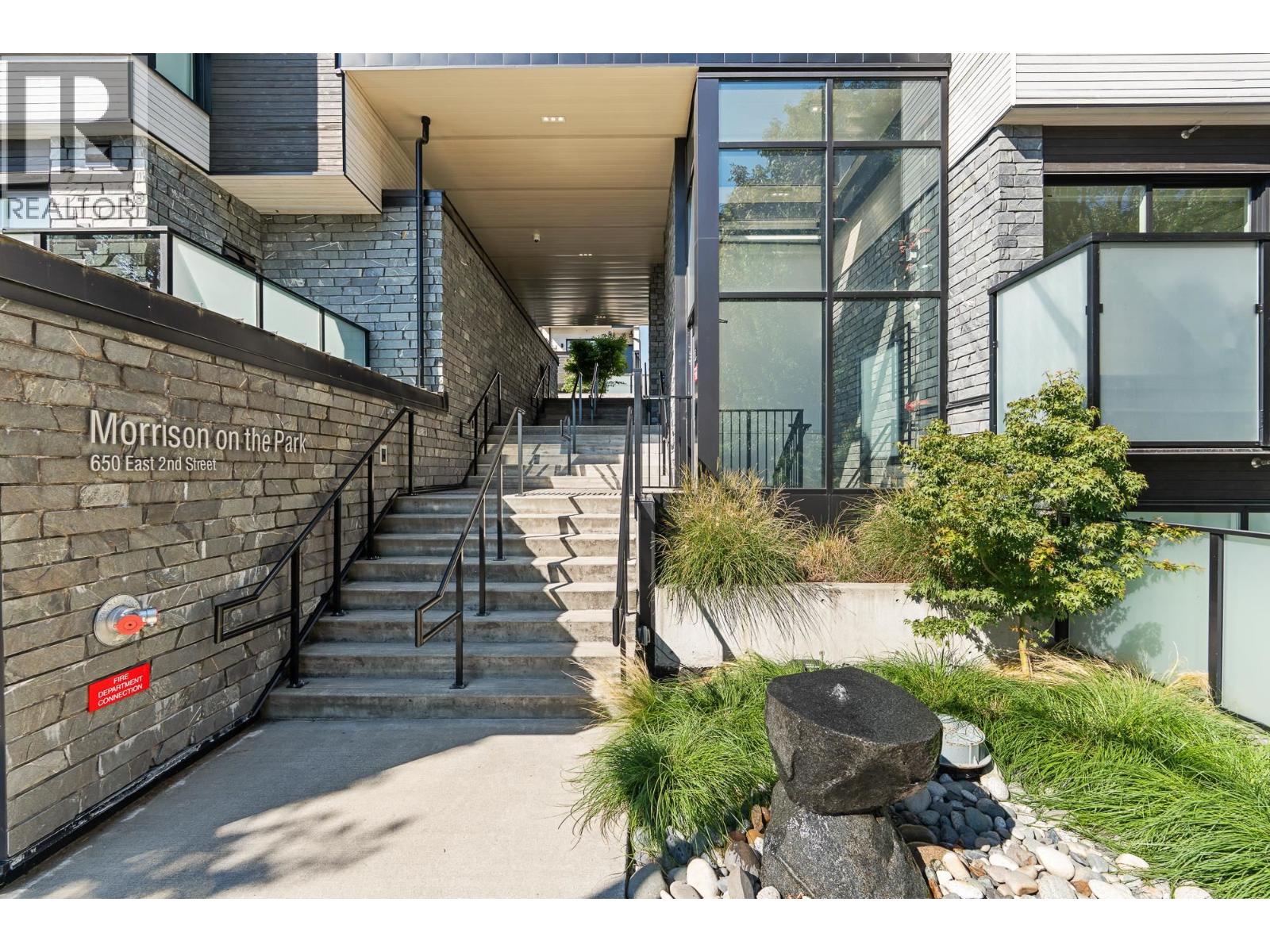 203 650 E 2ND STREET, North Vancouver