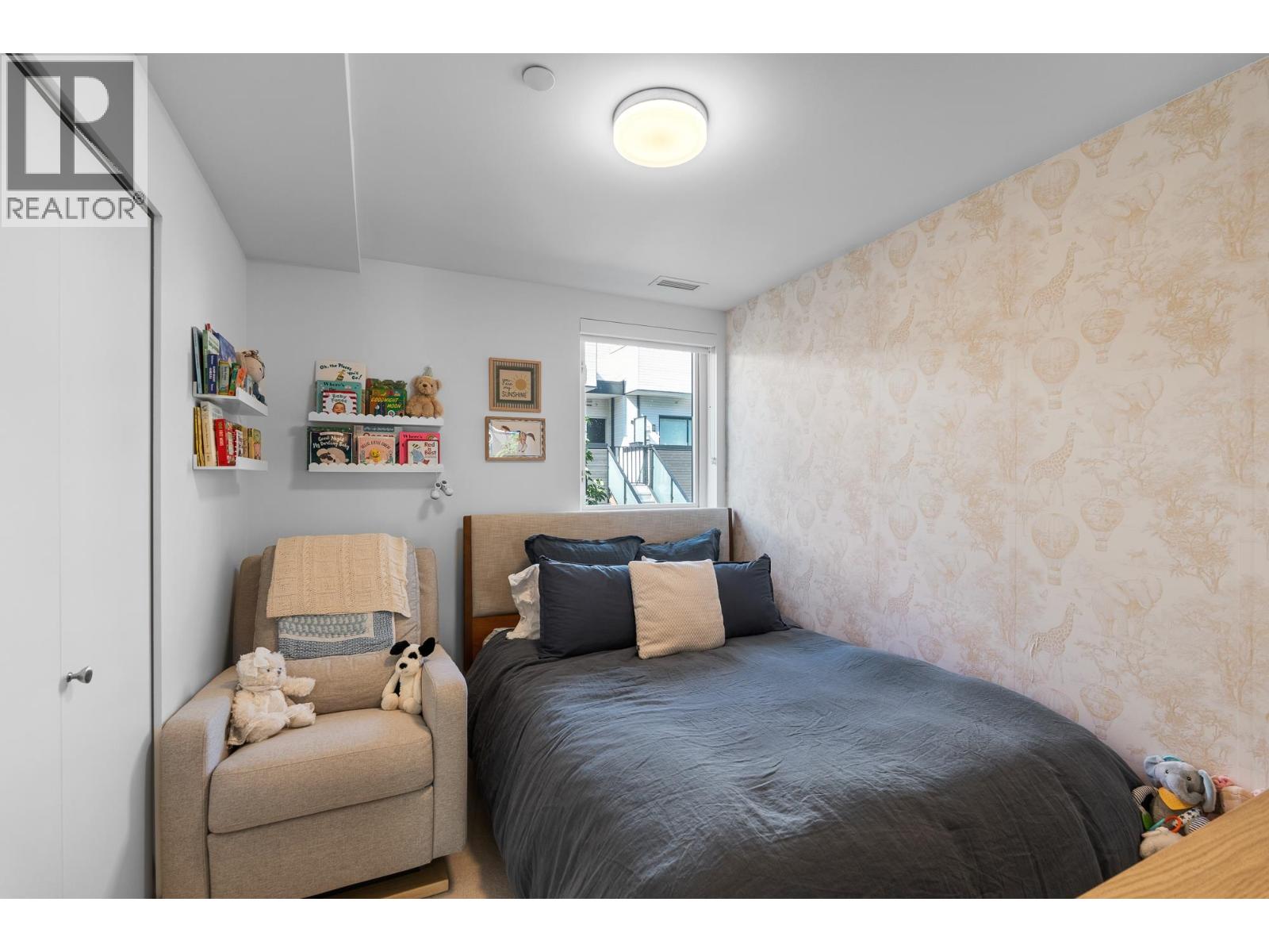 203 650 E 2ND STREET, North Vancouver