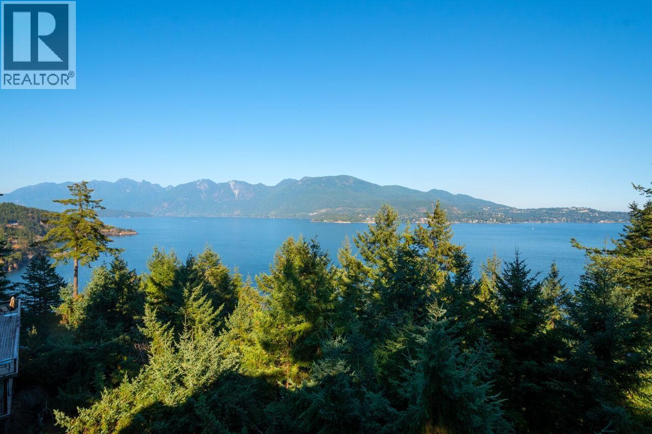 671 TAYLOR Road, Bowen Island, British Columbia, V0N1G1, Bowen Island, British Columbia — photo 4 of 5
