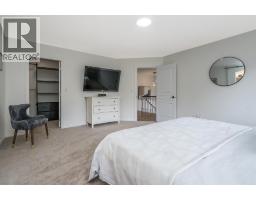 24128 Hill Avenue, Maple Ridge, BC V2W2C9 Photo 18