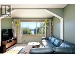 633 Beach Avenue, Gibsons, BC V0N1V9 Photo 12