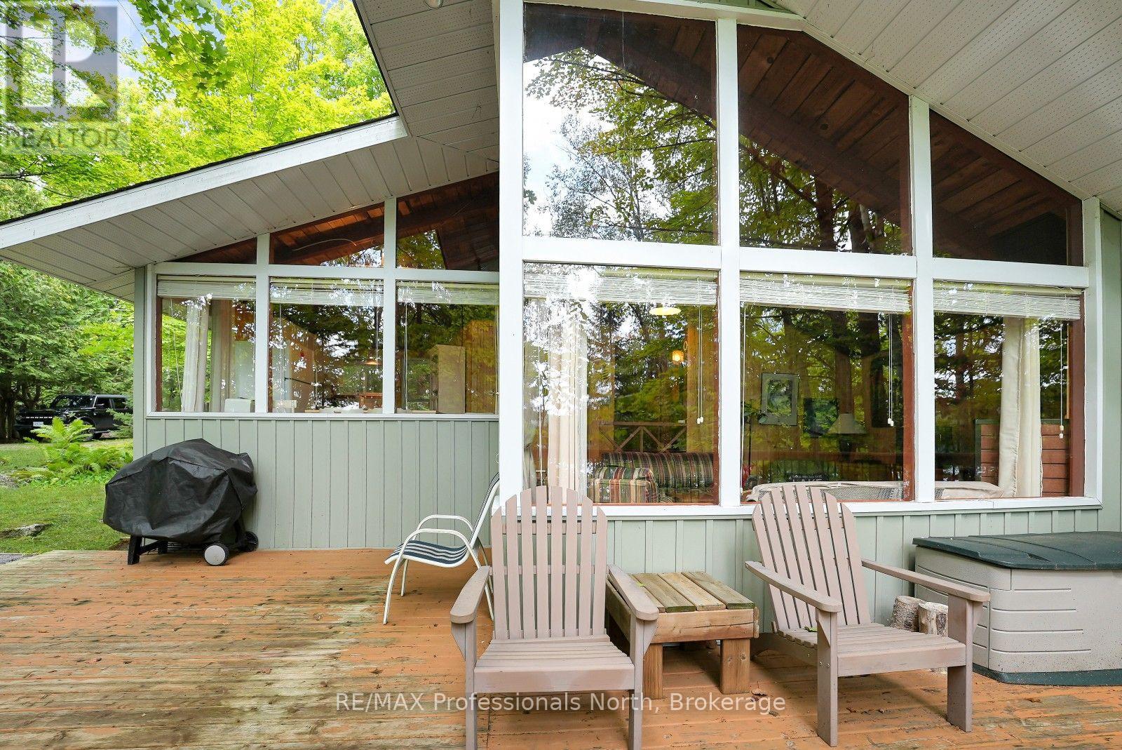 1041 PENNY LANE - Image 26