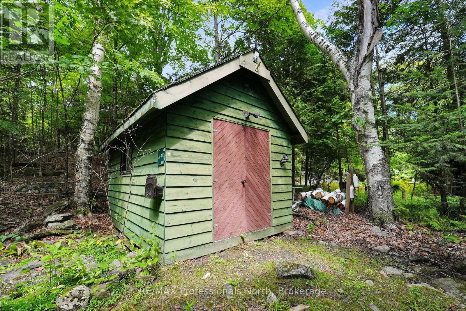 1041 PENNY LANE - Image 30