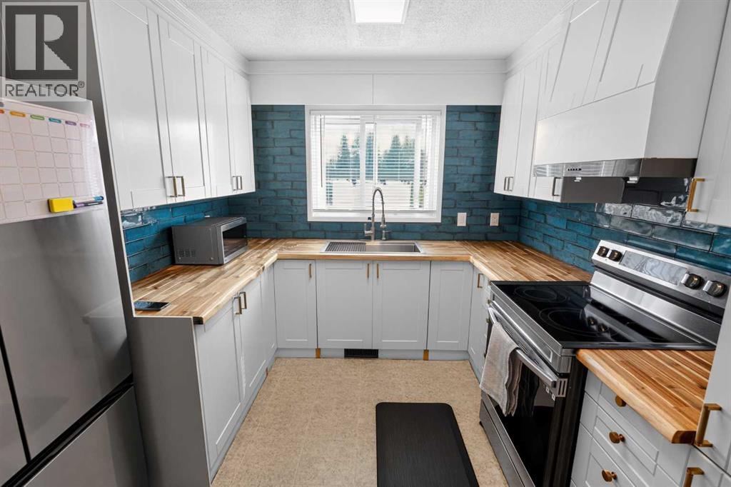 10046 79 Avenue - Image 11