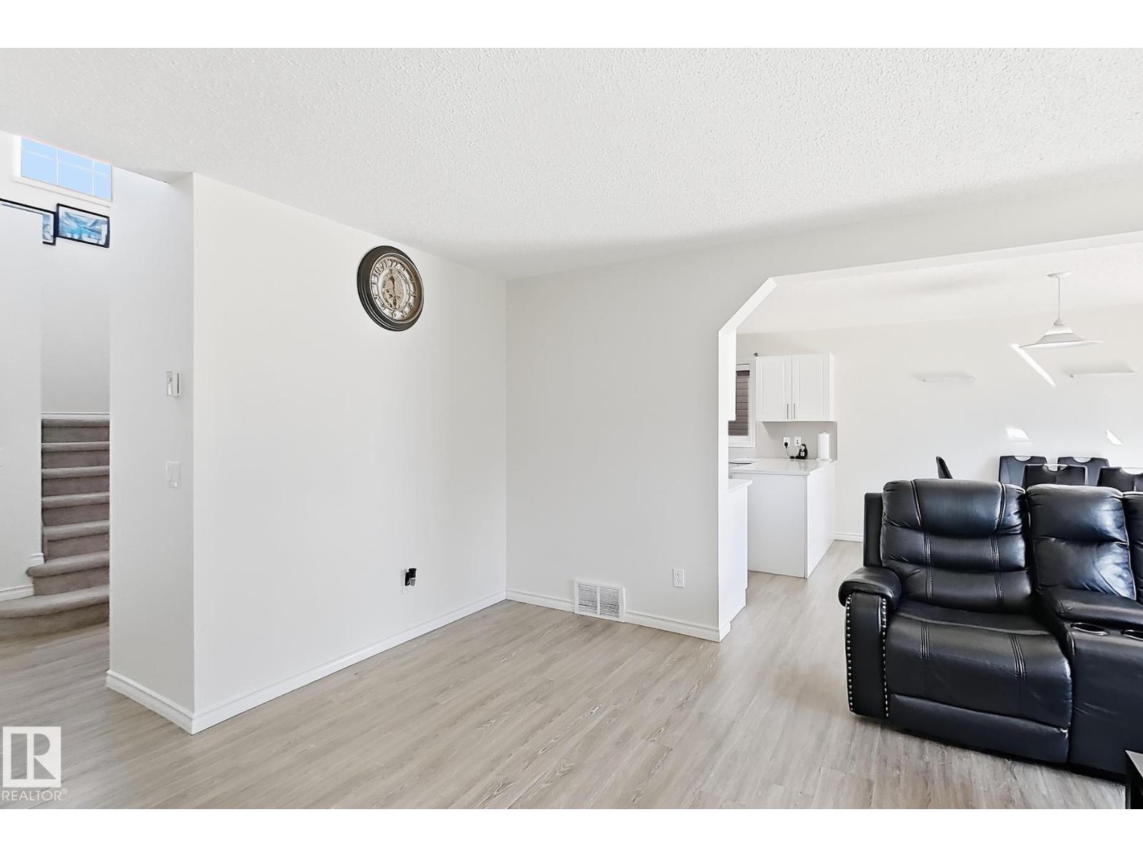 3525 22 st NW - Image 16