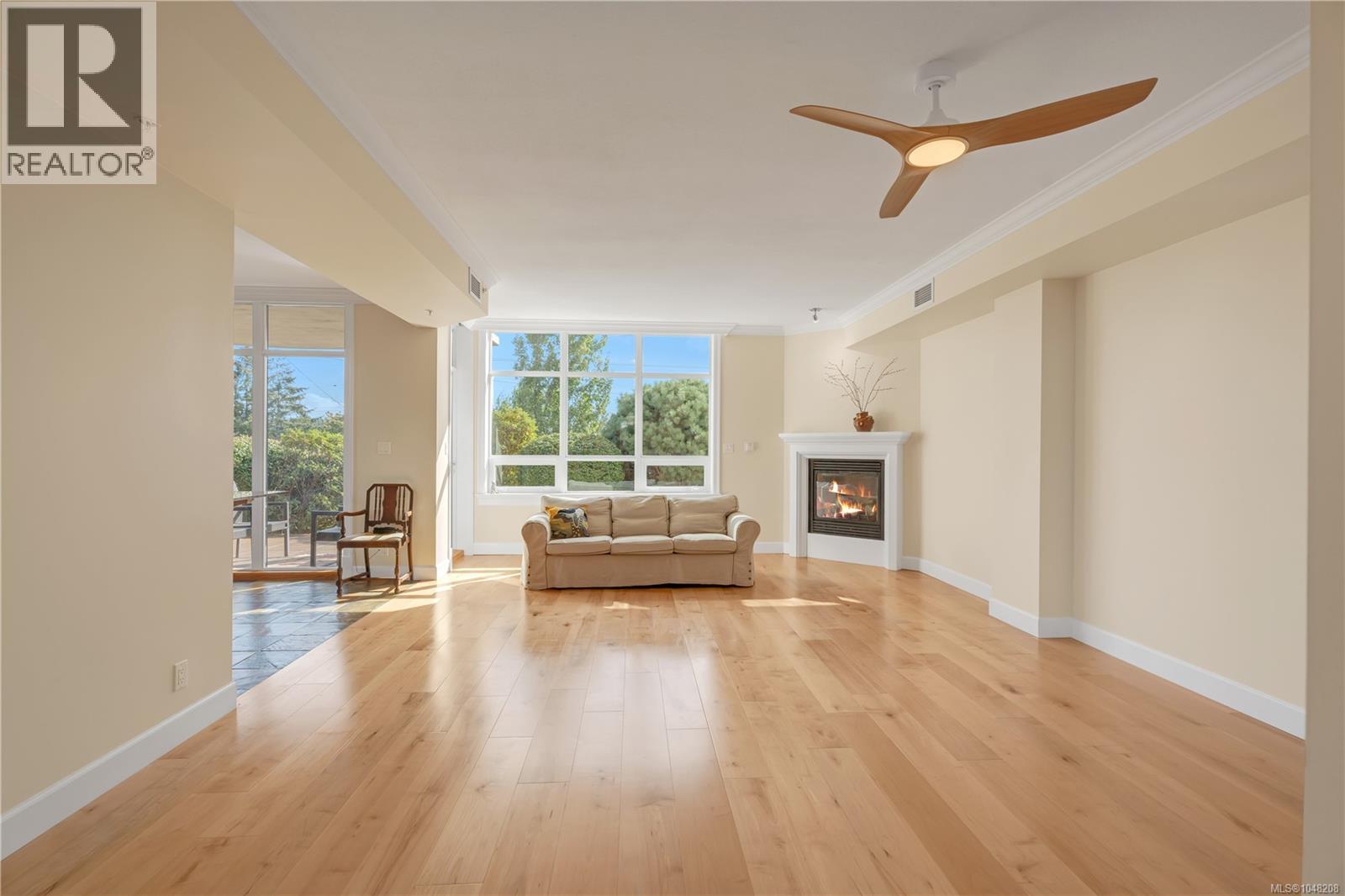 #101 225 Rosehill St - 1