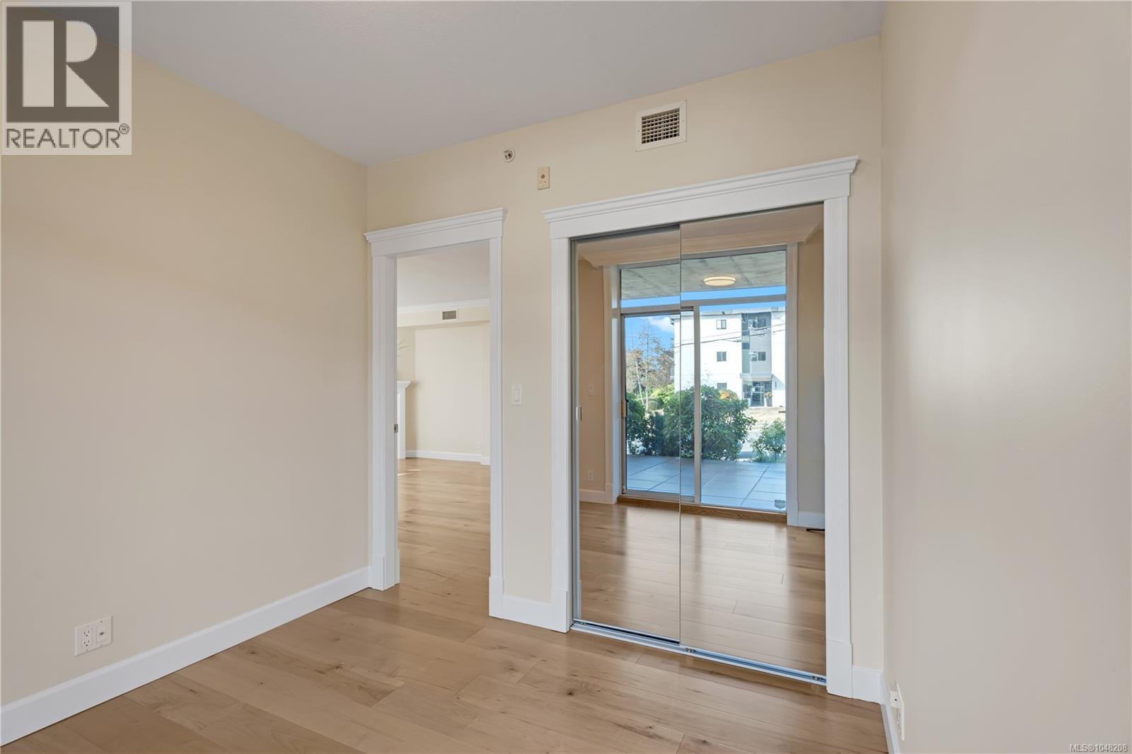 #101 225 Rosehill St - 6