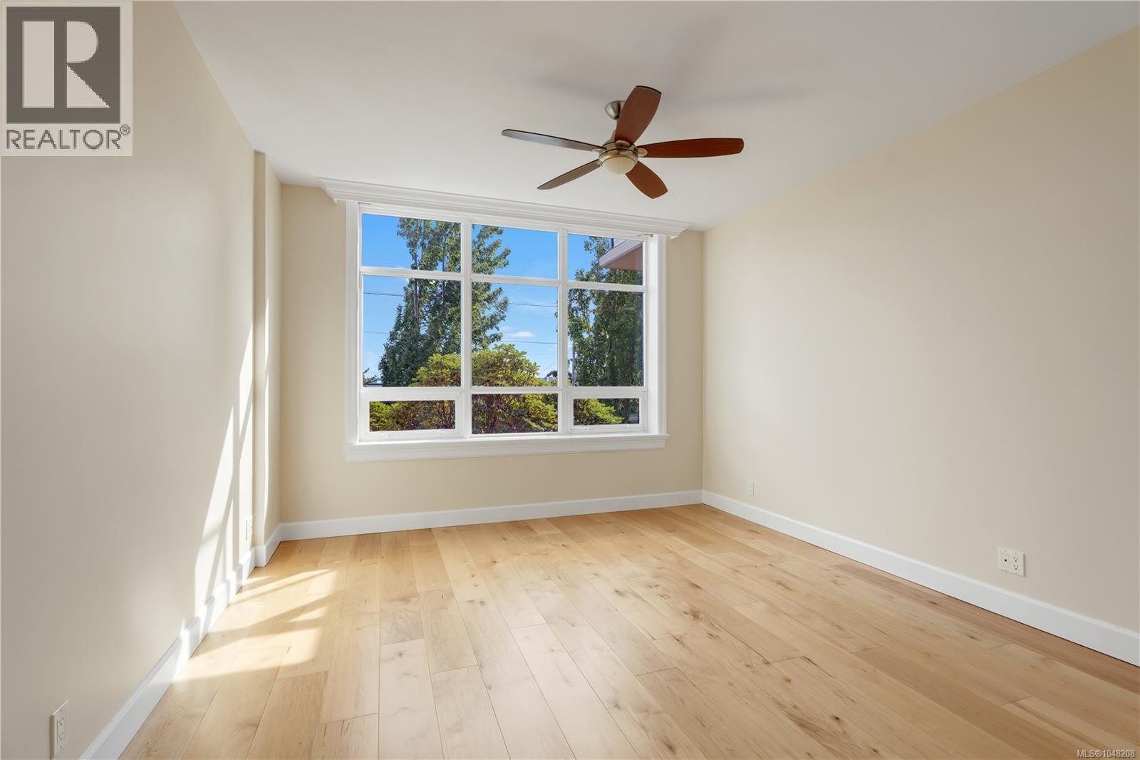#101 225 Rosehill St - 4