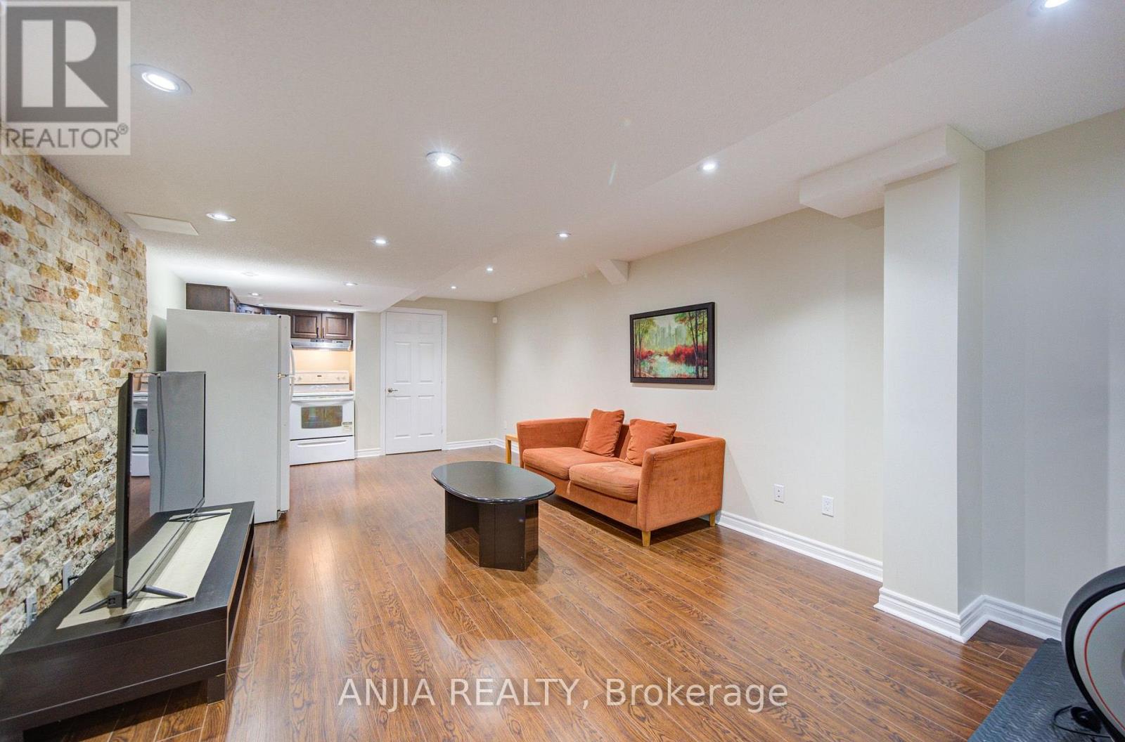 73 HAWKSBURY ROAD - Image 42