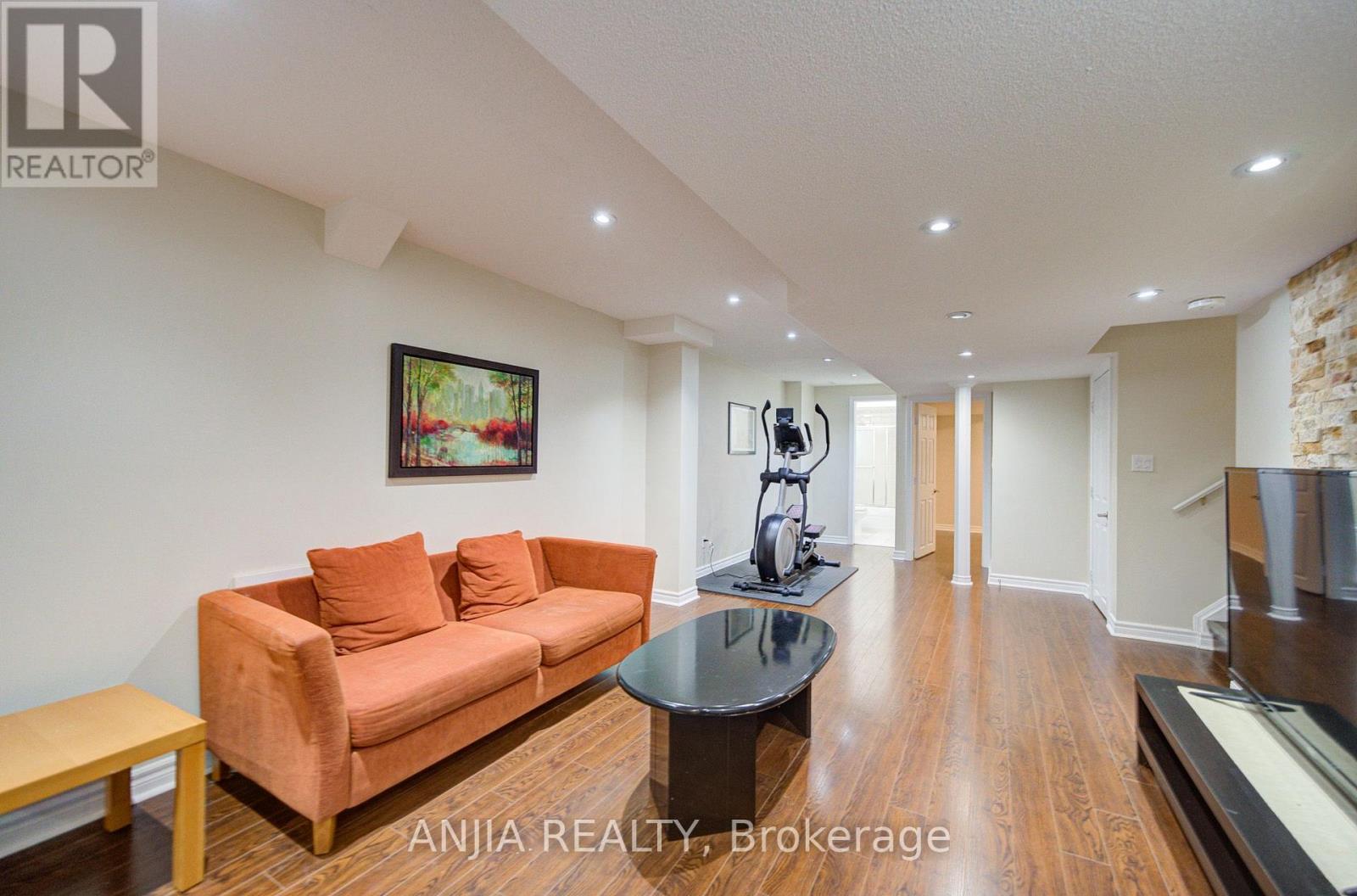 73 HAWKSBURY ROAD - Image 44