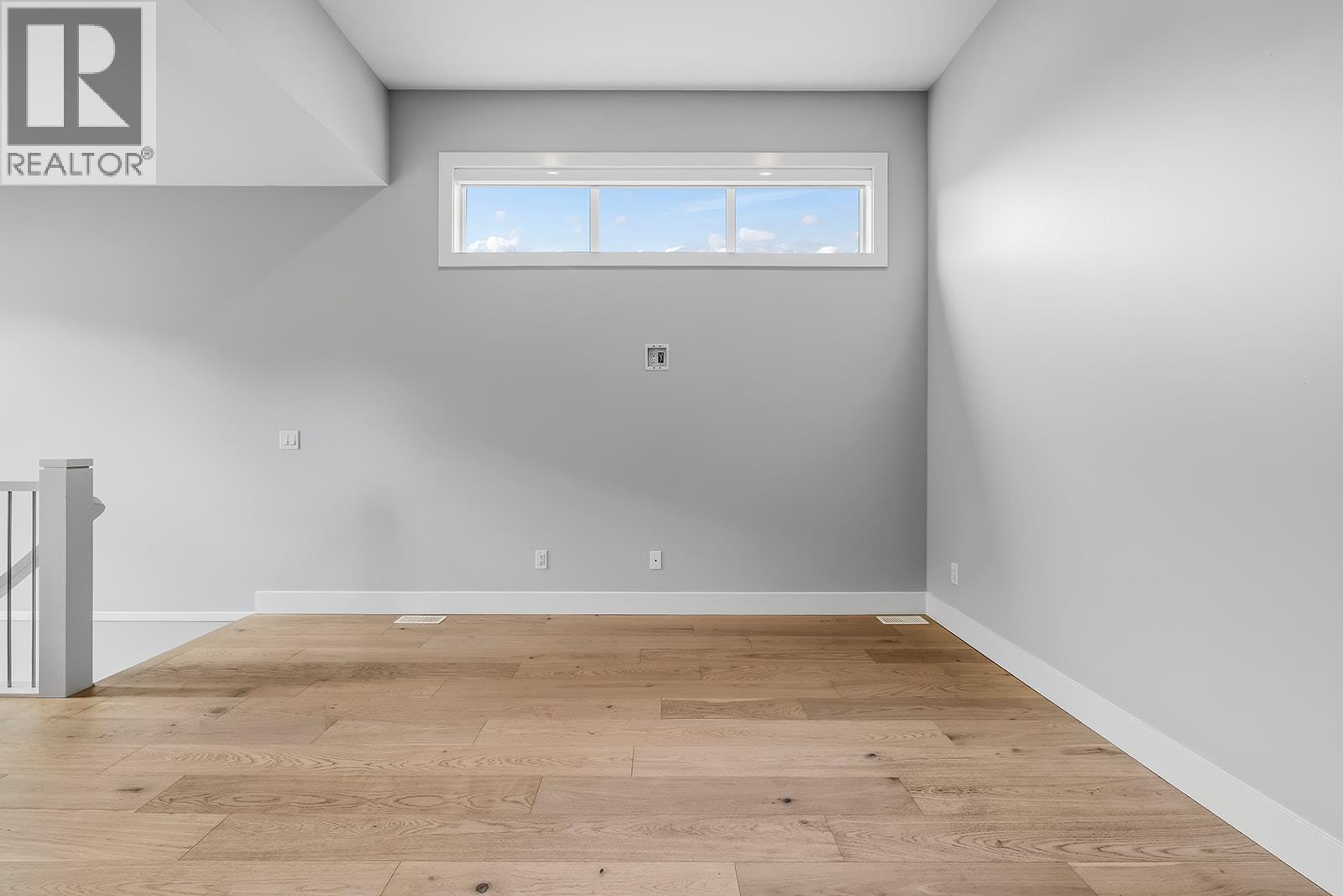 #1 726 Coopland Crescent - 8