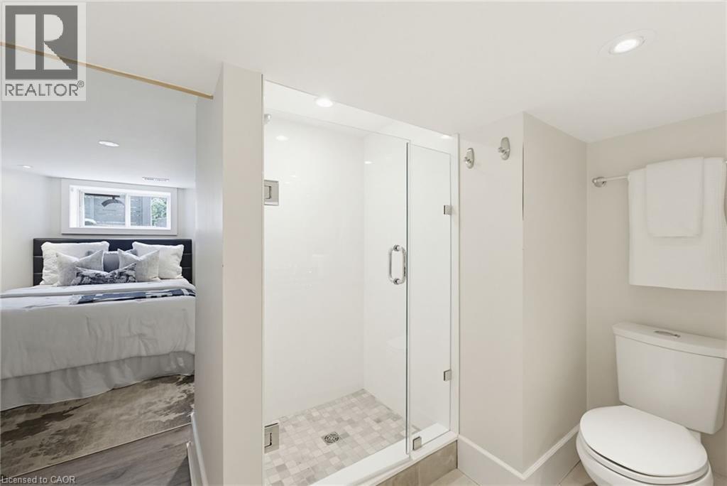 3083 LAKESHORE Road - 33