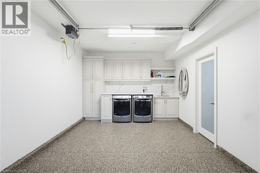 3083 LAKESHORE Road - 43